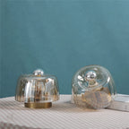 Applique coupe en verre strié, transparent ou cognac – Royan, vue d’ambiance