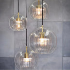 Suspension boule en verre strié à double paroi – Siena allumée