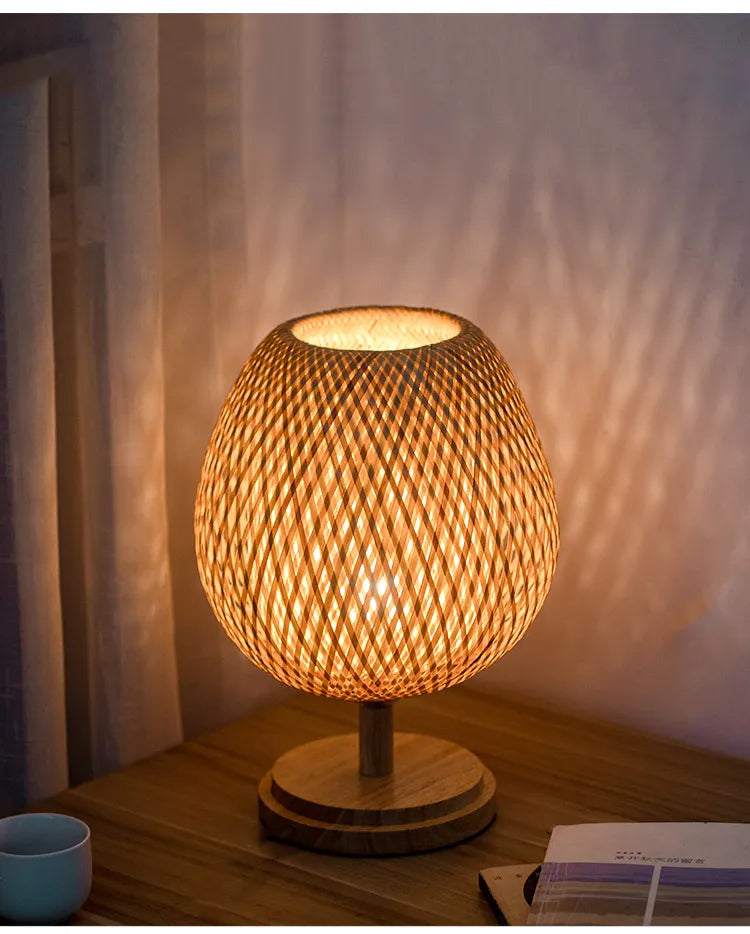 Lampe à poser en bambou tressé, forme ovoïde – Salers, finition ø 23 × H 36 cm