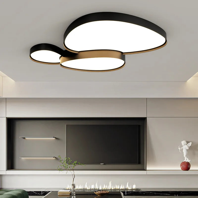 Plafonnier LED en forme de galets, noir ou blanc – Bréhat, vue d’ambiance