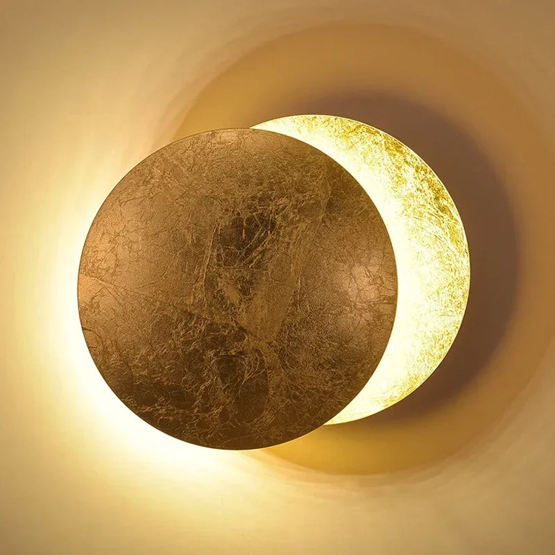 Applique éclipse en feuille d'or, Ø 20 ou 25 cm – Aso allumée