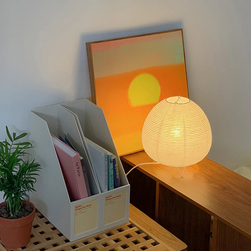Lampe à poser en papier de riz, esprit japonais – Agay, vue d’ambiance