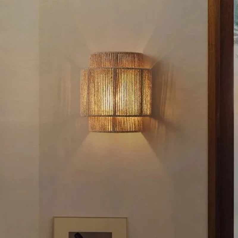 Applique bohème en corde de chanvre tressée main, E27 – Cudillero, vue d’ambiance