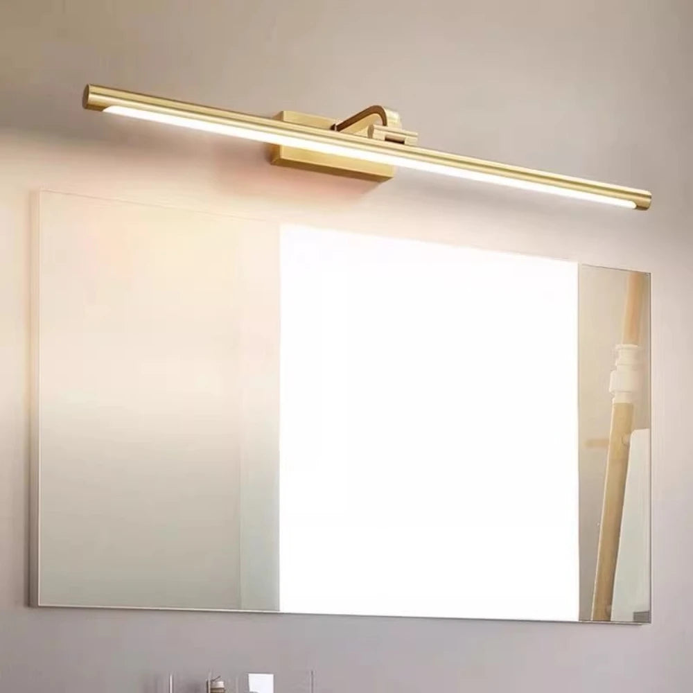 Applique LED laiton orientable pour miroir, 43 à 72 cm – Abano dans un intérieur