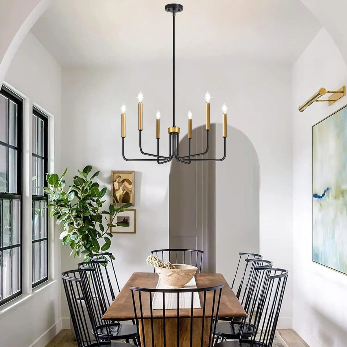 Suspension lustre 6 bougies, noir ou noir et doré – Chantilly dans un intérieur