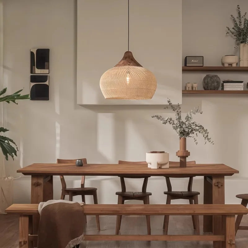 Suspension lanterne en rotin tressé bohème – Comporta dans un intérieur