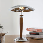 Lampe champignon en bois foncé et chrome, esprit Art déco – Deauville, vue d’ambiance