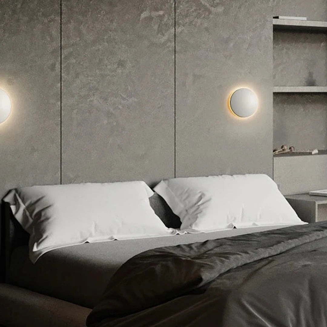 Mesquer, disque d'aluminium et halo de lumière, en situation