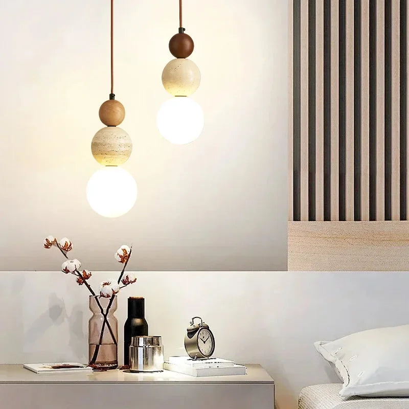 Suspension boule en pierre et bois, style wabi-sabi – Kinosaki, finition blanc chaud 3000 K / Noyer