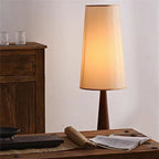 Lampadaire pied conique en bois et abat-jour en tissu – Mashiko, vue d’ambiance