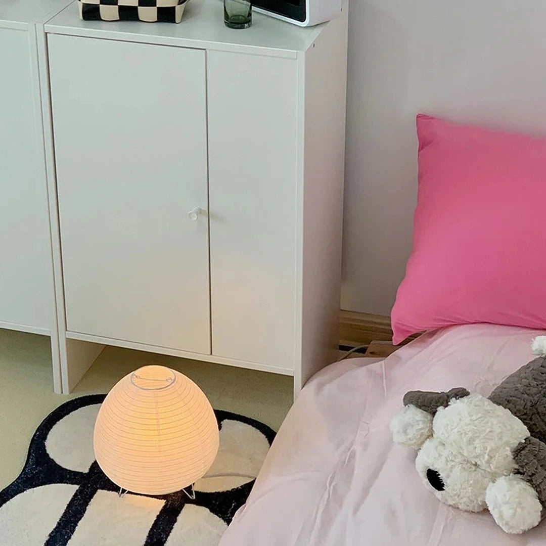 Lampe à poser en papier de riz, esprit japonais – Agay, vue d’ambiance