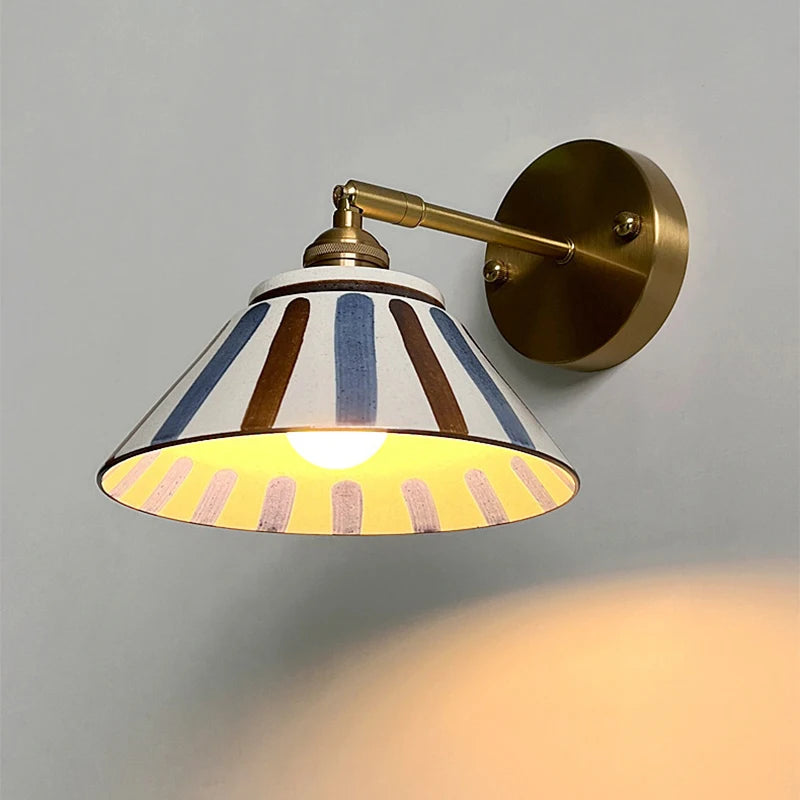 Suspension ou applique en céramique peinte, motifs bleus – Vinsobres, sur fond clair