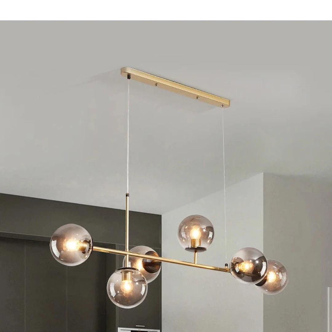Brézé, six globes de verre sur branches, en situation