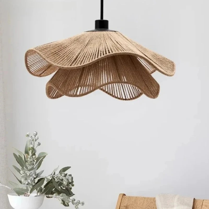 Suspension corolle en corde de chanvre tressée – Pollença, vue d’ambiance