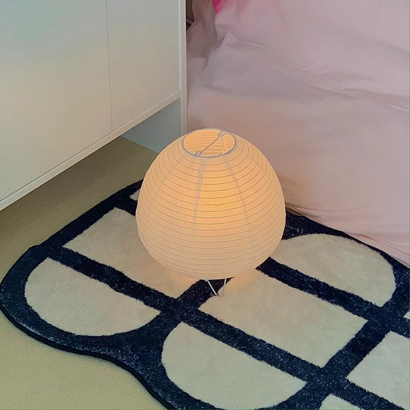 Lampe à poser en papier de riz, esprit japonais – Agay, vue d’ambiance