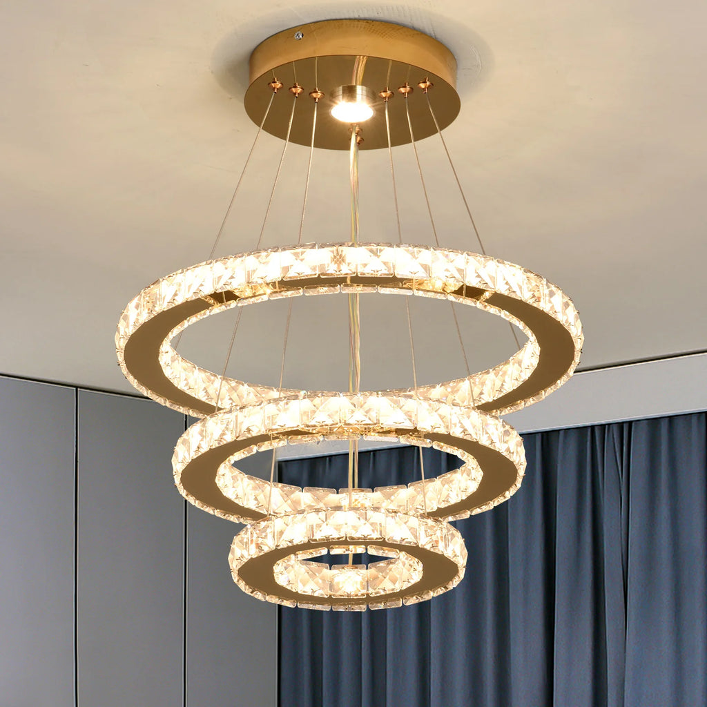 Suspension anneaux de cristal, LED intégrée – Vendôme allumée