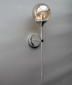 Tige chromée, verre ambré
