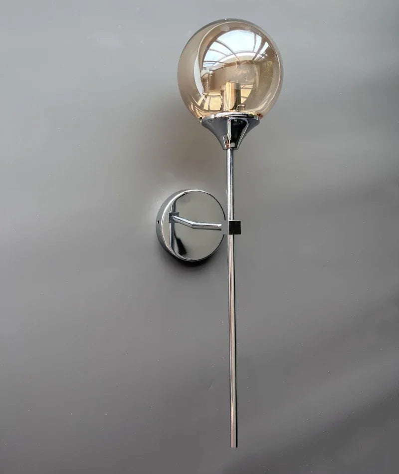 Applique globe de verre sur tige dorée ou chromée – Beynac, finition tige chromée, verre ambré / À l'unité / Sans ampoule