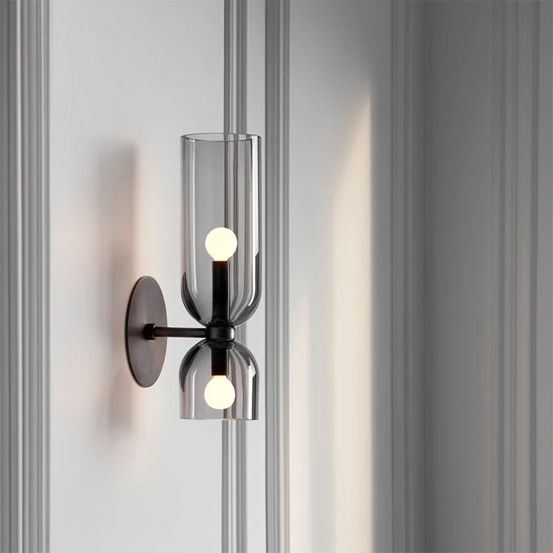 Applique double cylindre en verre, opalin, fumé ou bleu – Fécamp, vue d’ambiance