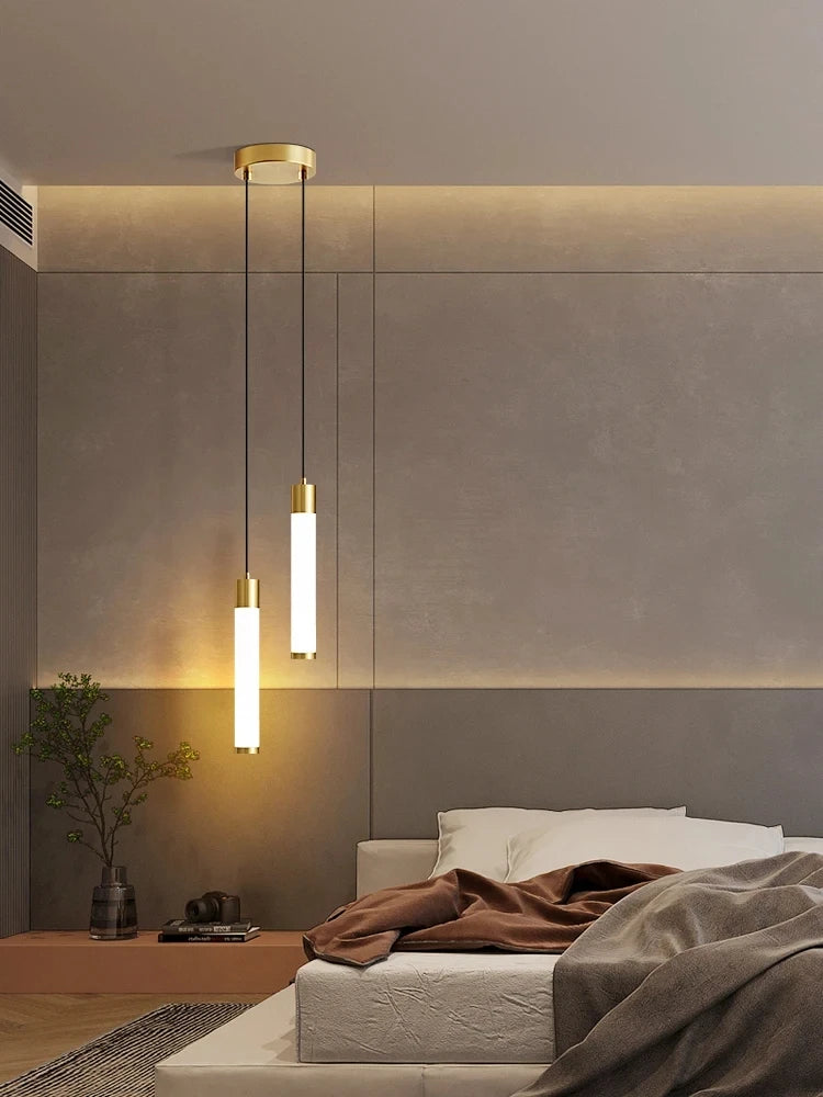 Suspension tube en résine effet albâtre – Médicis, vue d’ambiance