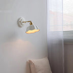 Applique en céramique et bras laiton orientable – Tokoname dans un intérieur