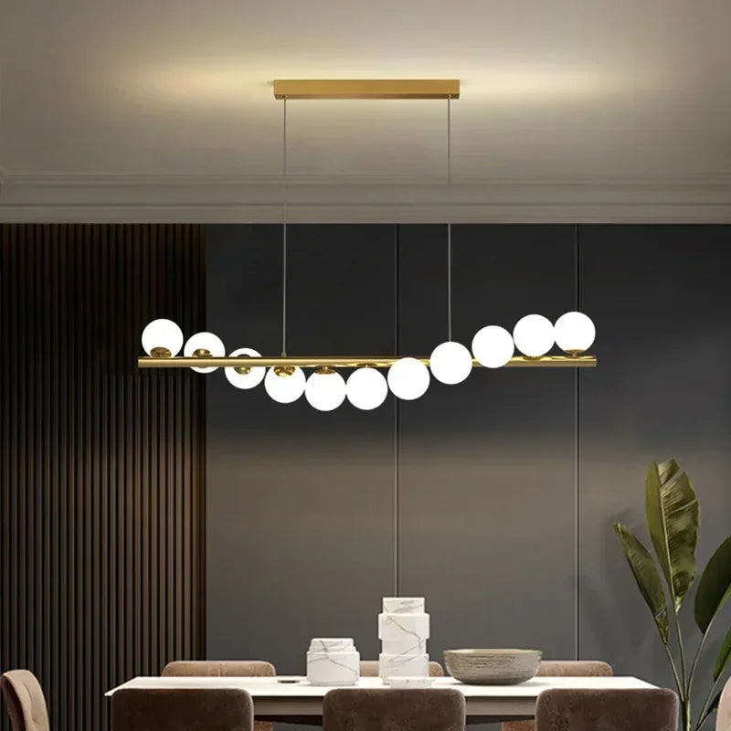 Lustre ligne de globes de verre, 72 à 112 cm – Breteuil, vue d’ambiance
