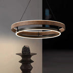 Suspension anneau LED effet noyer – Kumano allumée