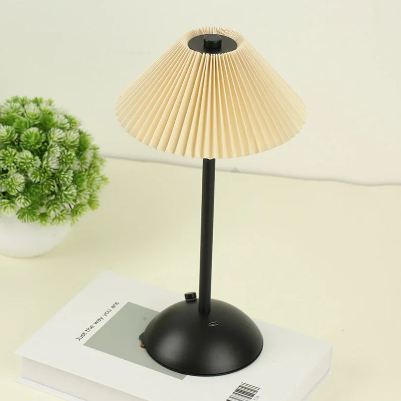 Lampe sans fil abat-jour plissé, six couleurs, tactile – Obernai, finition pied noir, abat-jour crème