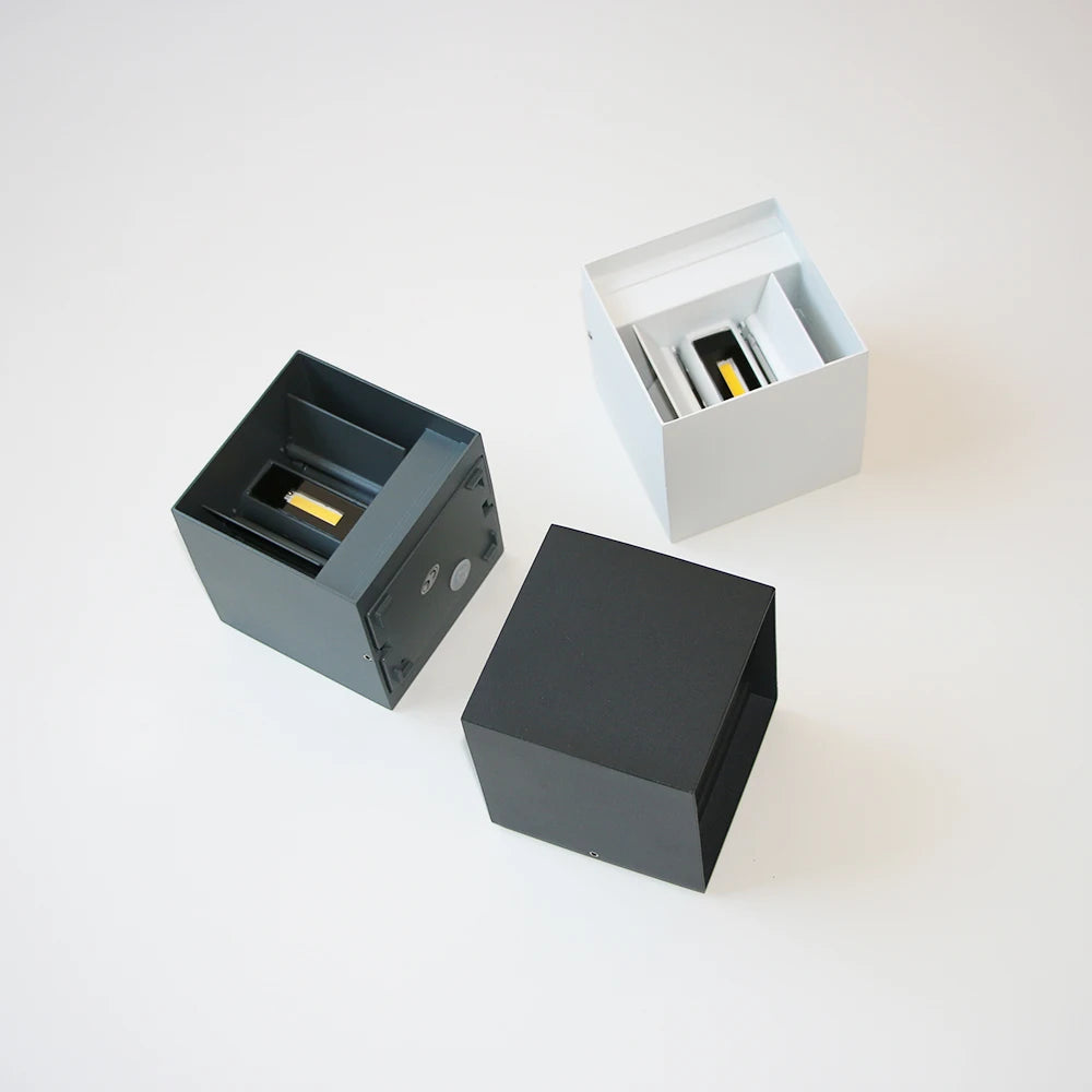 Sarzeau, cube d'aluminium, faisceaux réglables, en situation