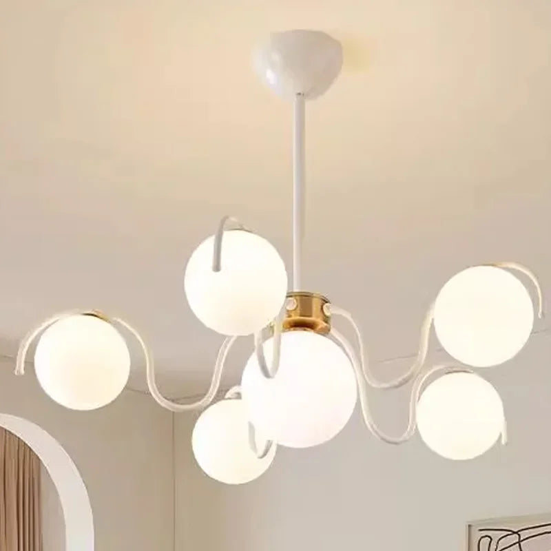 Suspension 6 globes opalins à bras ondulés – Antibes, finition blanc