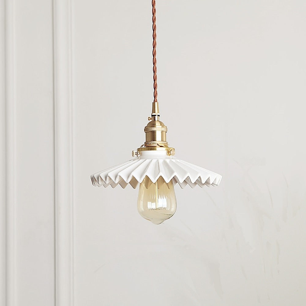 Suspension en céramique et laiton, style japonais – Arita, finition corolle festonnée blanche