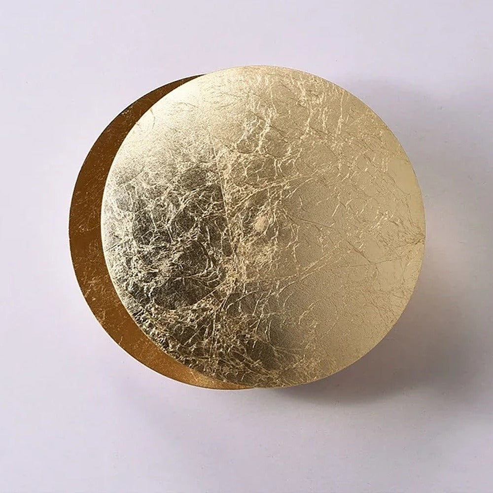 Applique éclipse en feuille d'or, Ø 20 ou 25 cm – Aso, sur fond clair