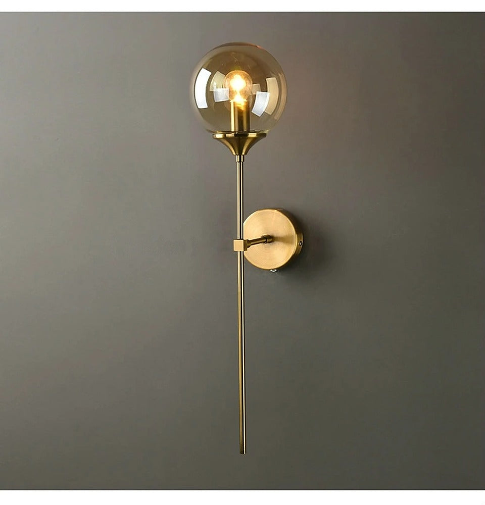 Applique globe de verre sur tige dorée ou chromée – Beynac, finition tige dorée, verre ambré / À l'unité / Sans ampoule