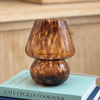 Lampe à poser champignon en verre écaille – Calvi dans un intérieur