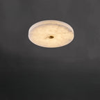 Plafonnier disque en albâtre, extra-plat – Carrare, sur fond clair