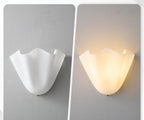 Applique coquille en verre festonné, cinq couleurs – Ceyreste, sur fond clair