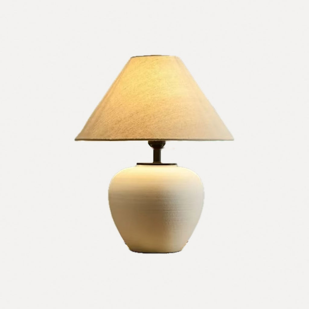 Lampe à poser en céramique, abat-jour en tissu – Cliousclat, finition céramique blanche