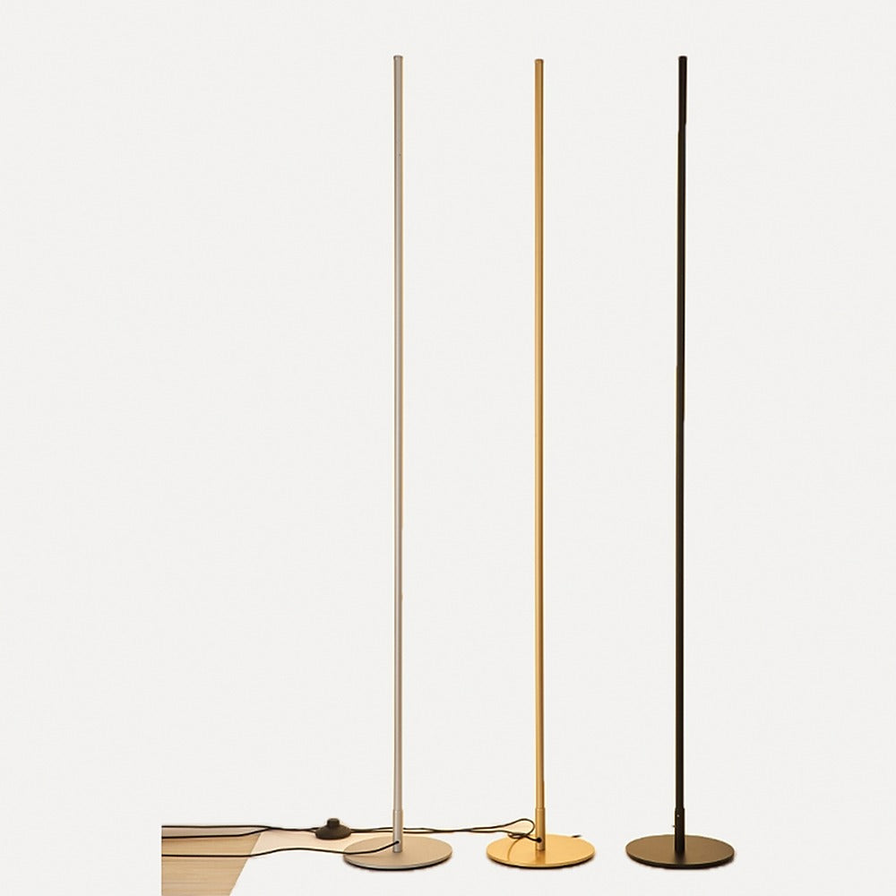 Lampadaire tige LED minimaliste, noir, or ou argent – Comillas, sur fond blanc