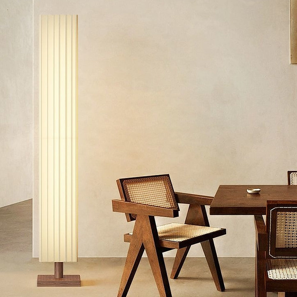 Lampadaire bois et tissu, esprit wabi-sabi – Gero, sur fond blanc