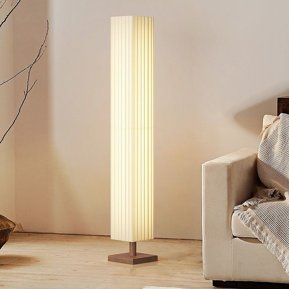 Lampadaire bois et tissu, esprit wabi-sabi – Gero, vue d’ambiance