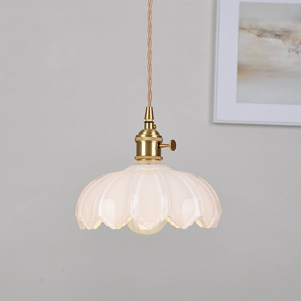 Suspension fleur en verre vert ou blanc et laiton – Giverny, finition blanc