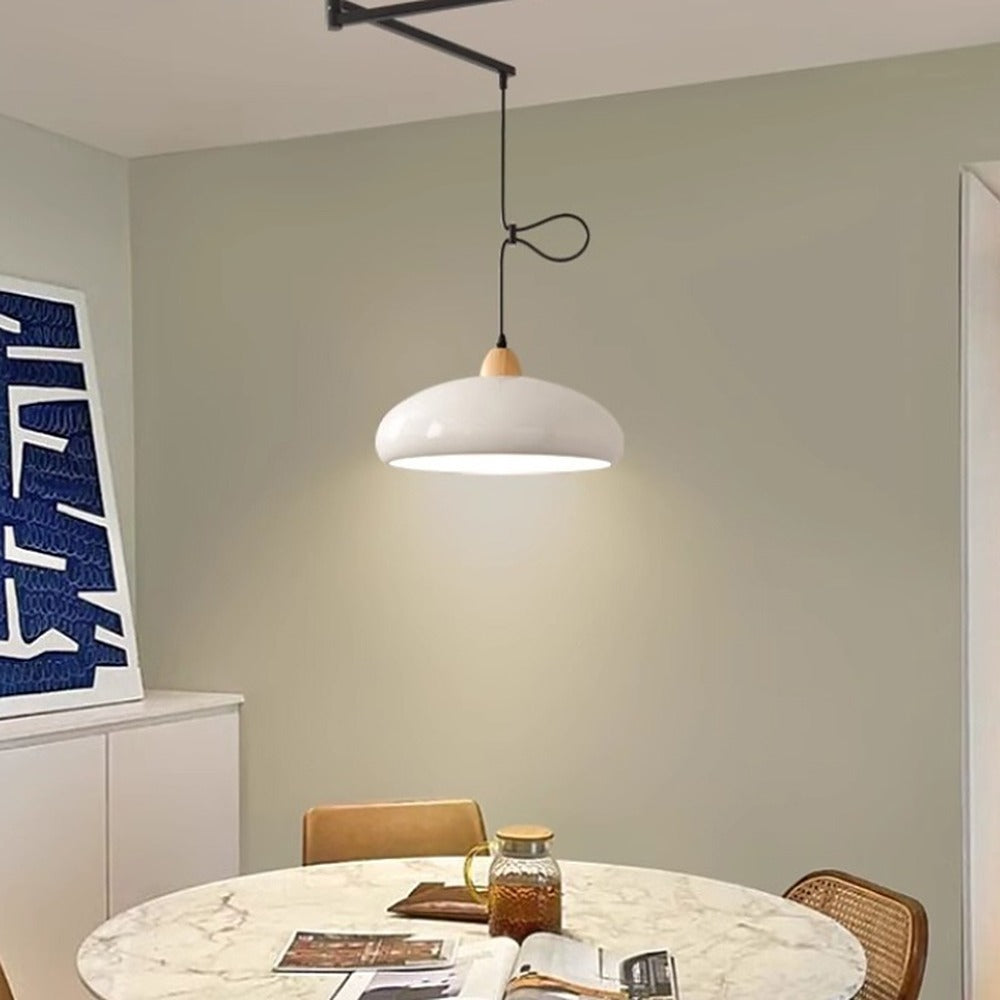 Suspension à bras déporté en métal, style industriel – Gordes dans un intérieur