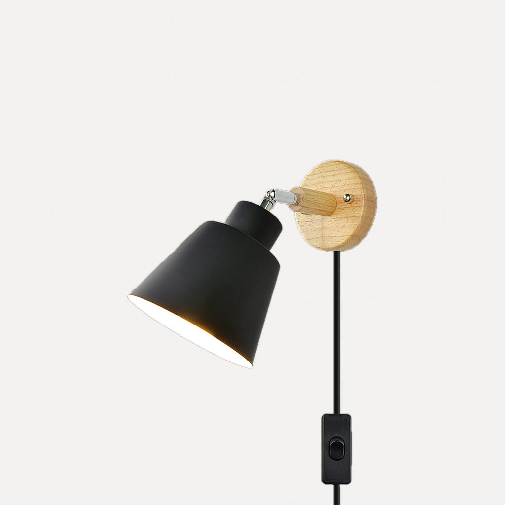 Applique à brancher en bois et métal laqué, orientable – Granville, sur fond blanc