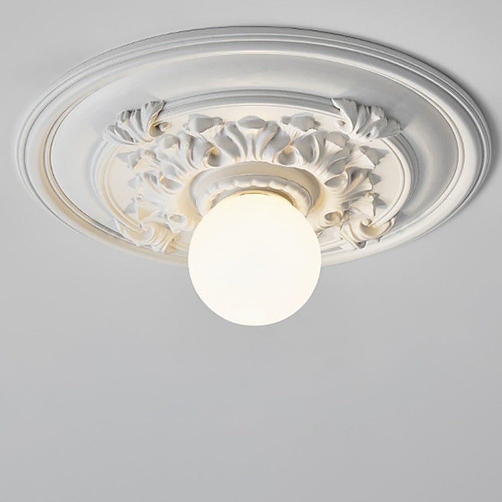 Plafonnier rosace moulurée et globe, crème ou blanc – Haussmann, finition blanc, globe opalin