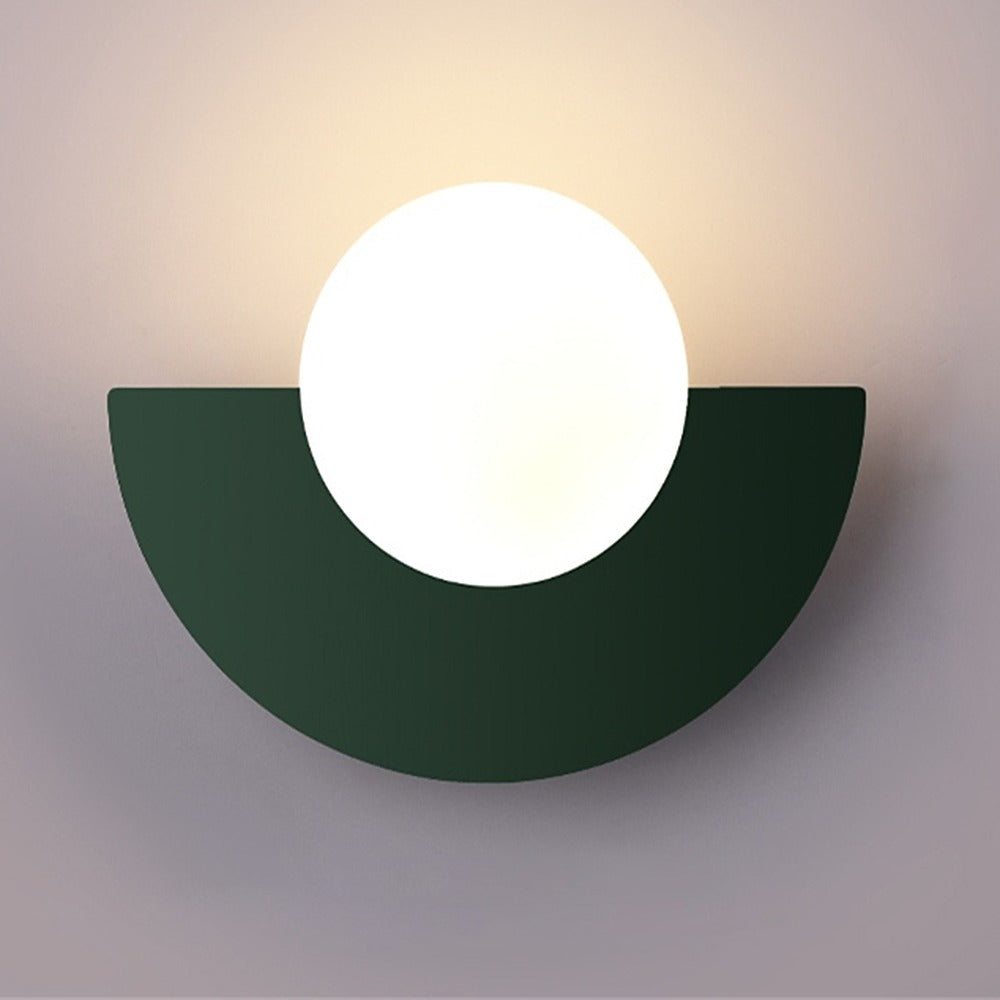 Applique demi-lune colorée et globe opalin – Hendaye, finition 20 × 16 cm / Vert