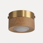Petit plafonnier en bois et laiton, spot Ø 10 cm – Kurama, sur fond blanc