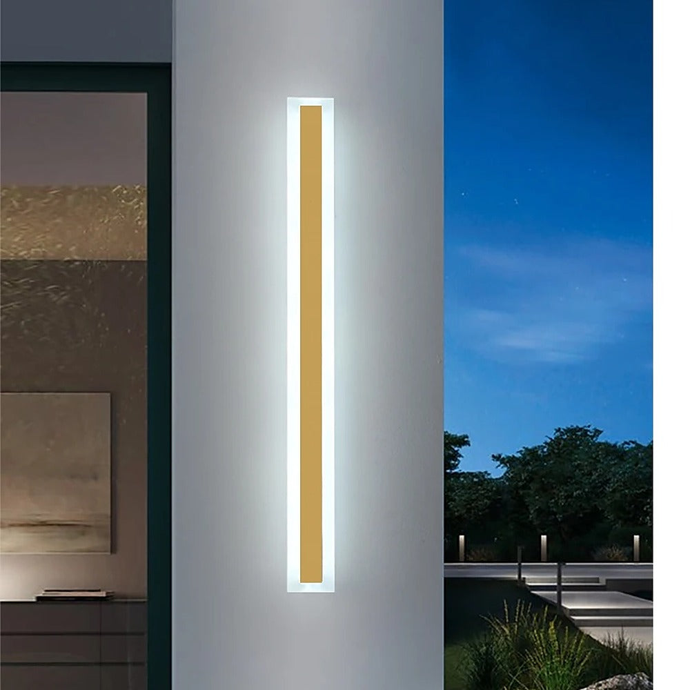 Applique extérieure linéaire noire ou dorée, 30 à 150 cm – Lacanau, vue d’ambiance