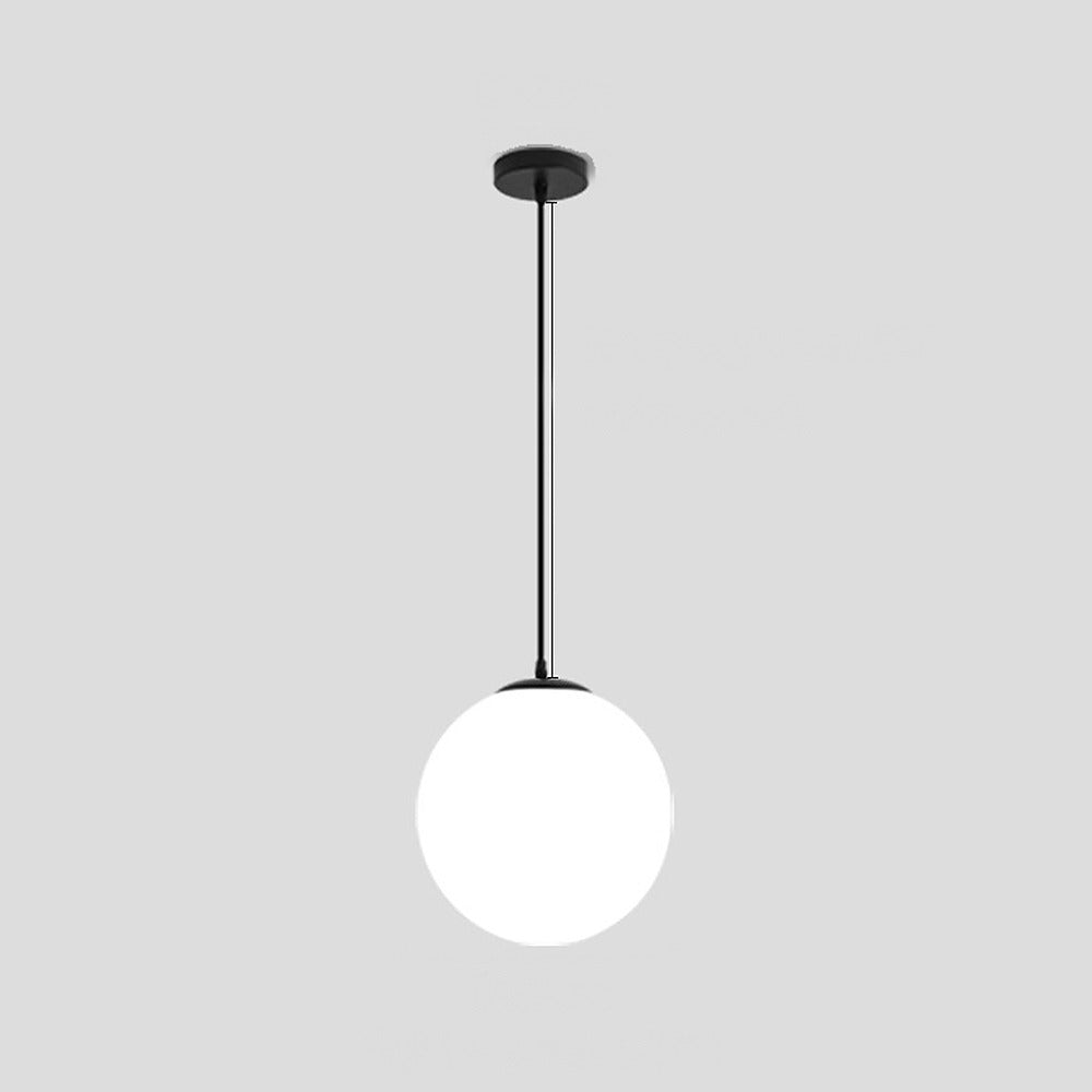 Suspension globe en verre opalin, Ø 10 à 25 cm – Marais, finition noir, Ø 25 cm / Blanc chaud
