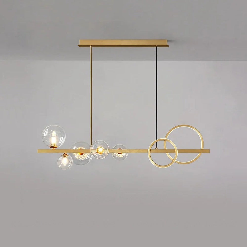 Suspension linéaire globes de verre et anneaux LED – Menthon, finition doré, verre transparent