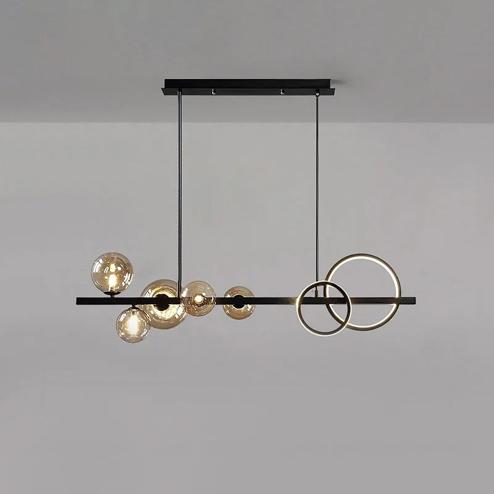 Suspension linéaire globes de verre et anneaux LED – Menthon, finition noir, verre ambré